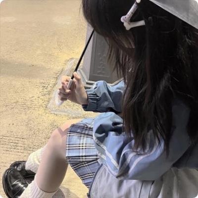 不可爱的她